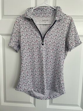 SanSoleil Women's Pink & White Wine Patterned Short Sleeve Zip Polo